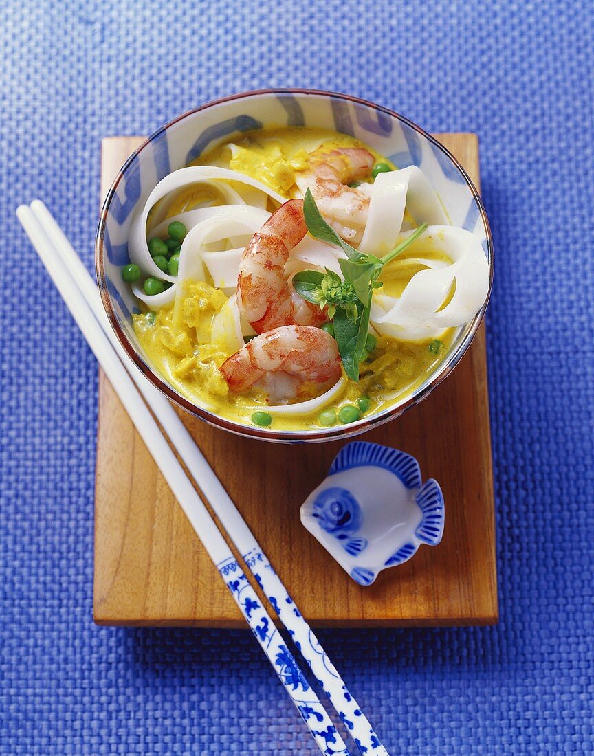 Thai curry noodle soup with prawns
