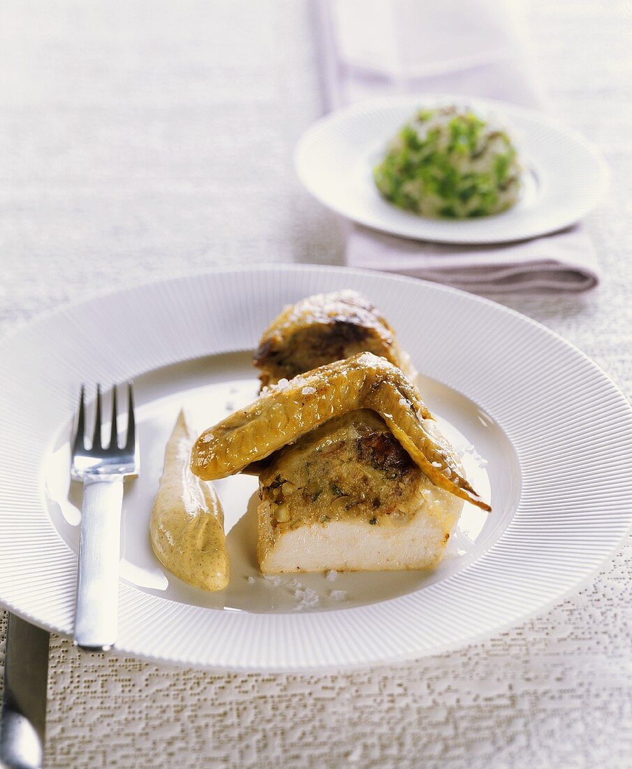 Hähnchen mit Trockenfrüchten gefüllt