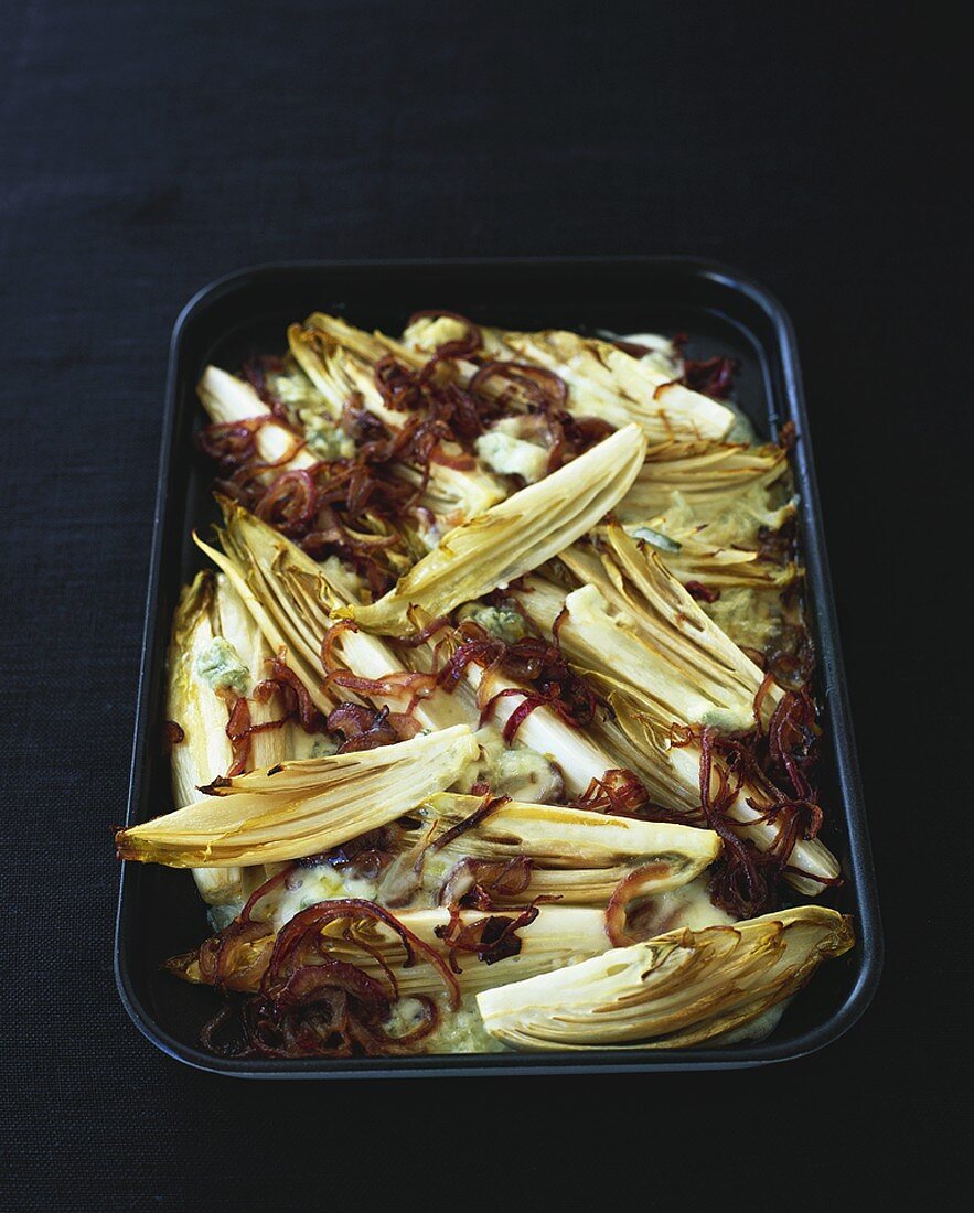 Chicory bake with onions and Gorgonzola
