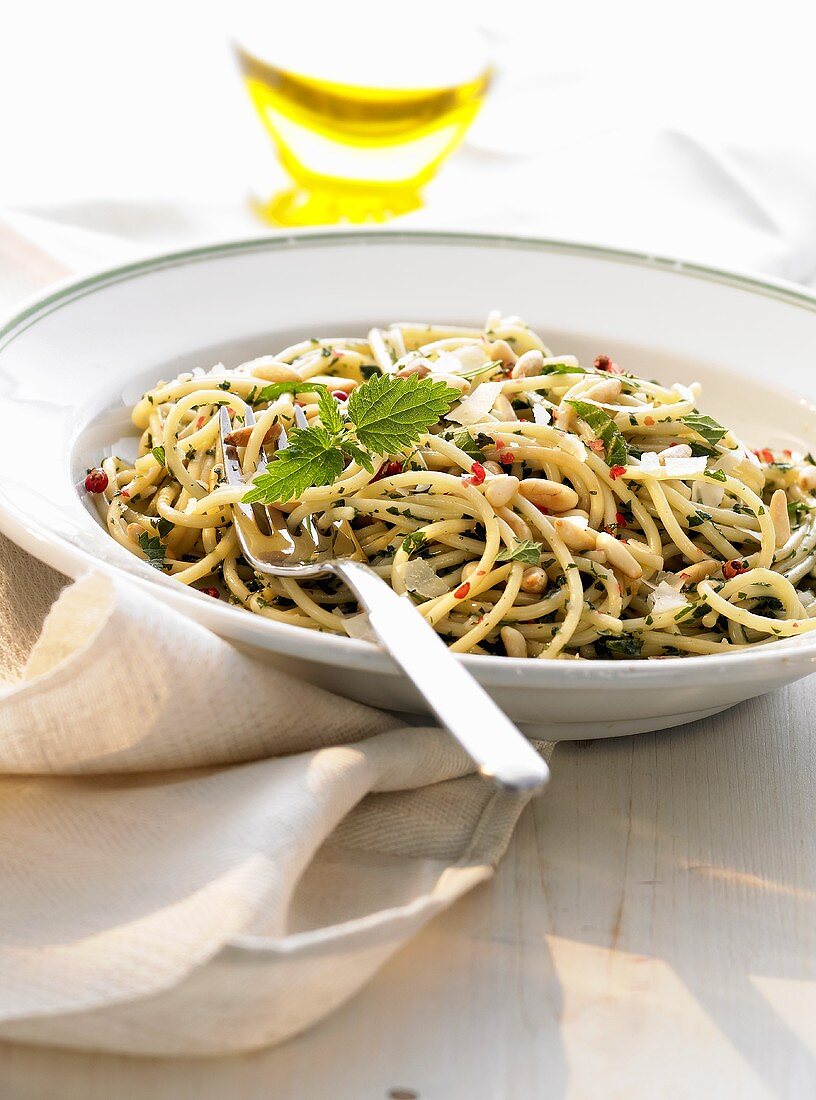Spaghetti with nettles and pine nuts