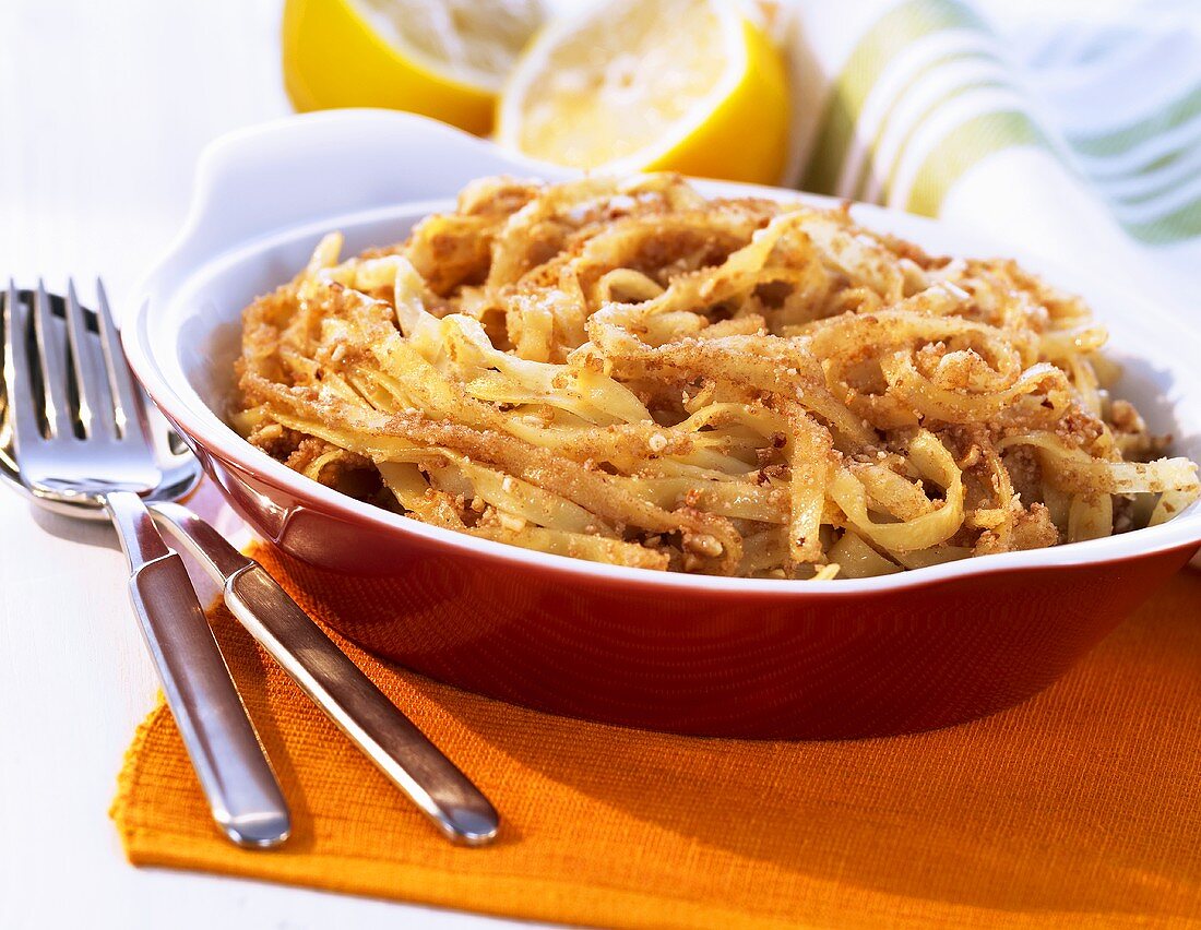 Tagliatelle-Haselnuss-Auflauf