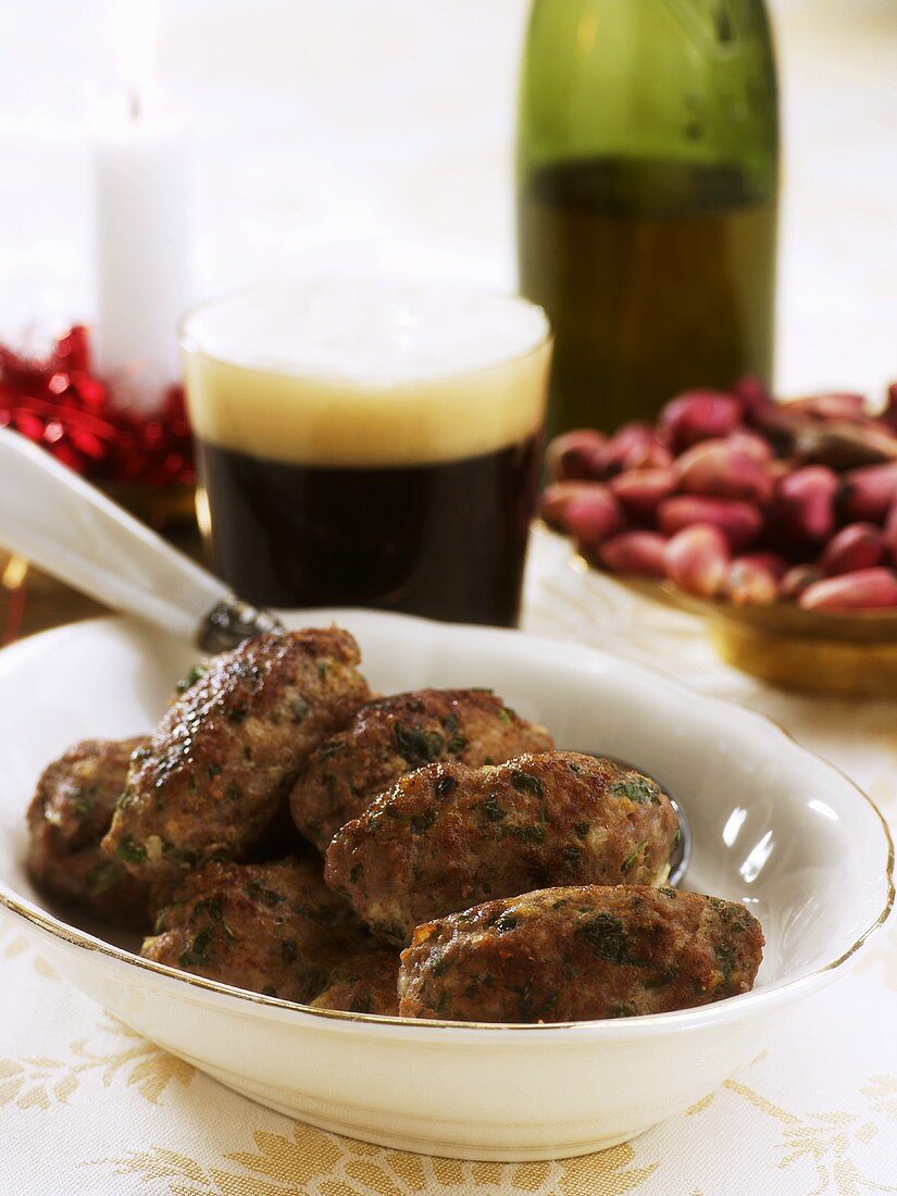 Meat patties with thyme