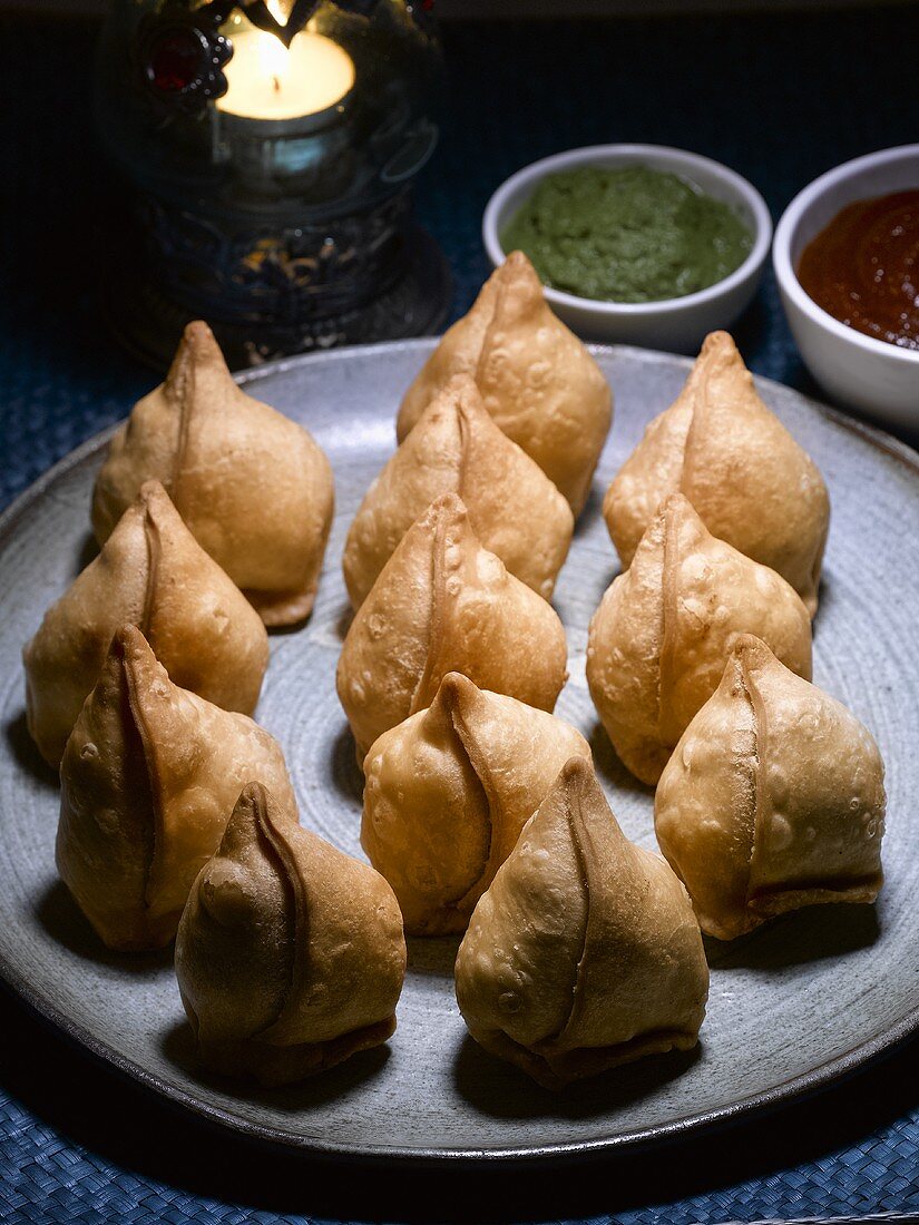 Samosas (Deep-fried pasties, India)