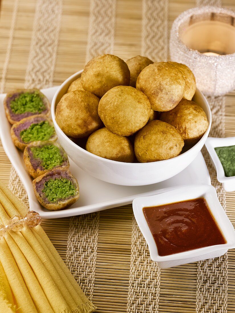 Tirangi (Stuffed pastry balls, India)