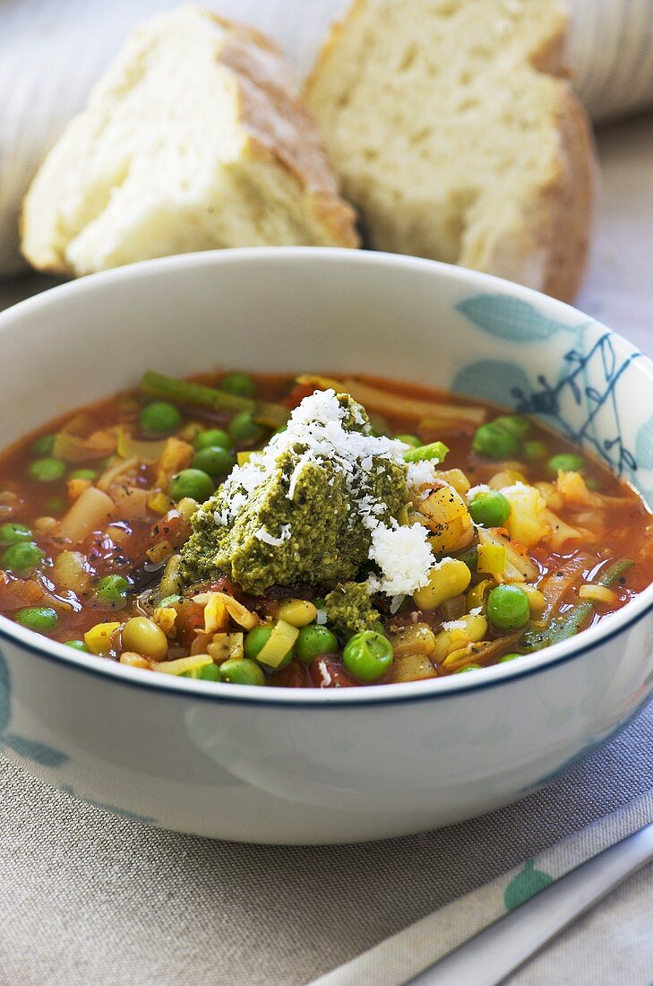 Minestrone with herb pesto and white bread