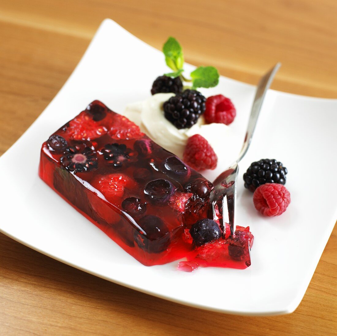 Berry terrine with cream