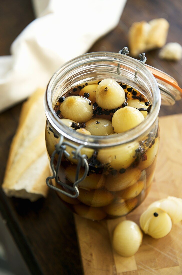 Sweet and sour pickled onions