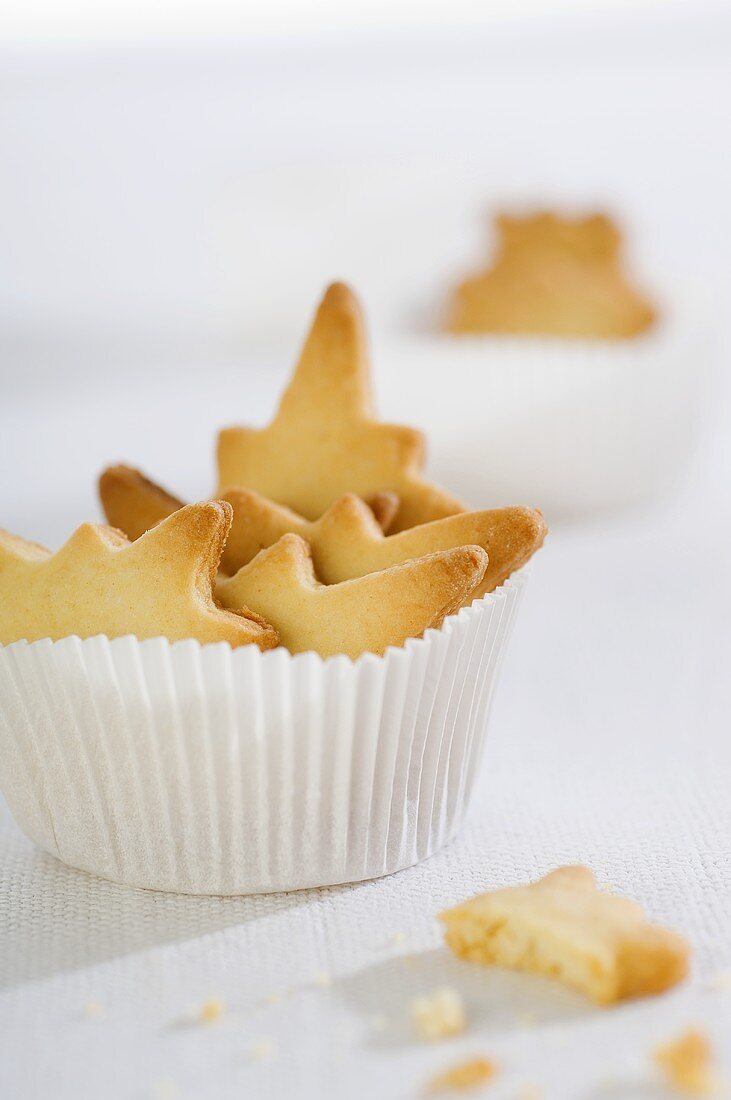 Star-shaped biscuits in paper baking case