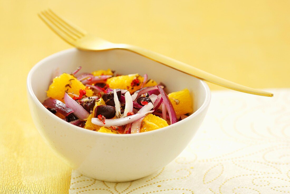 Orange and onion salad with olives