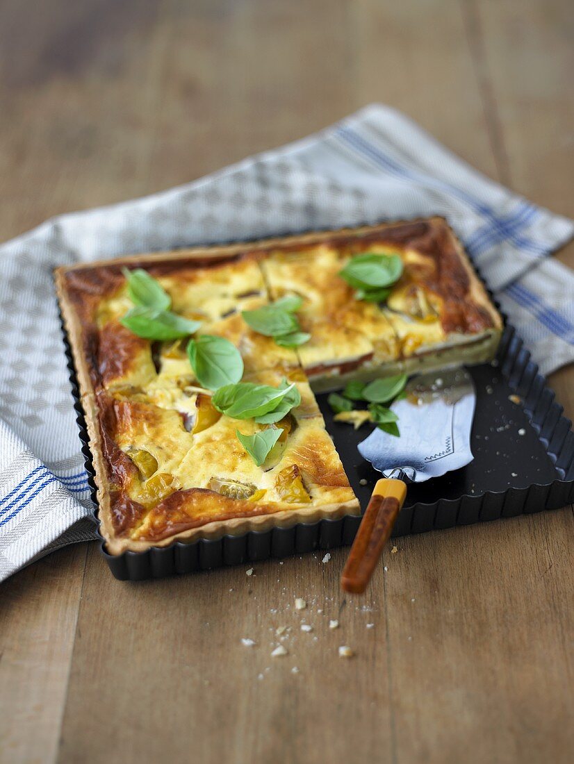 Tomato quiche with basil