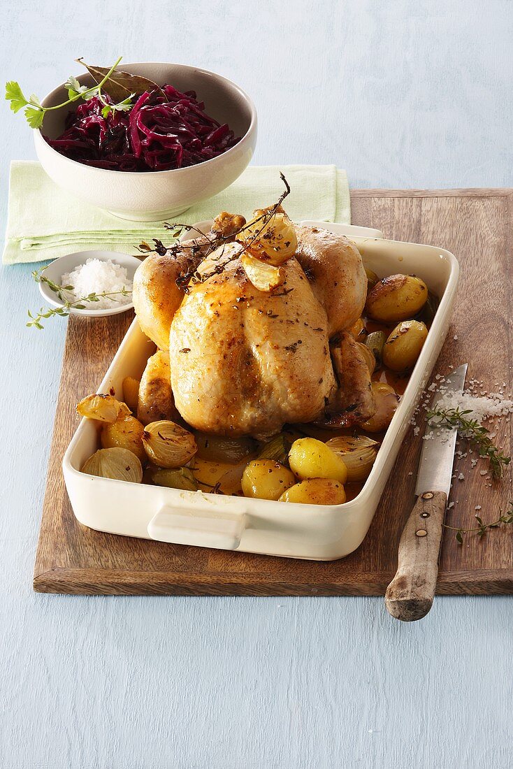 Vermouth chicken with red cabbage