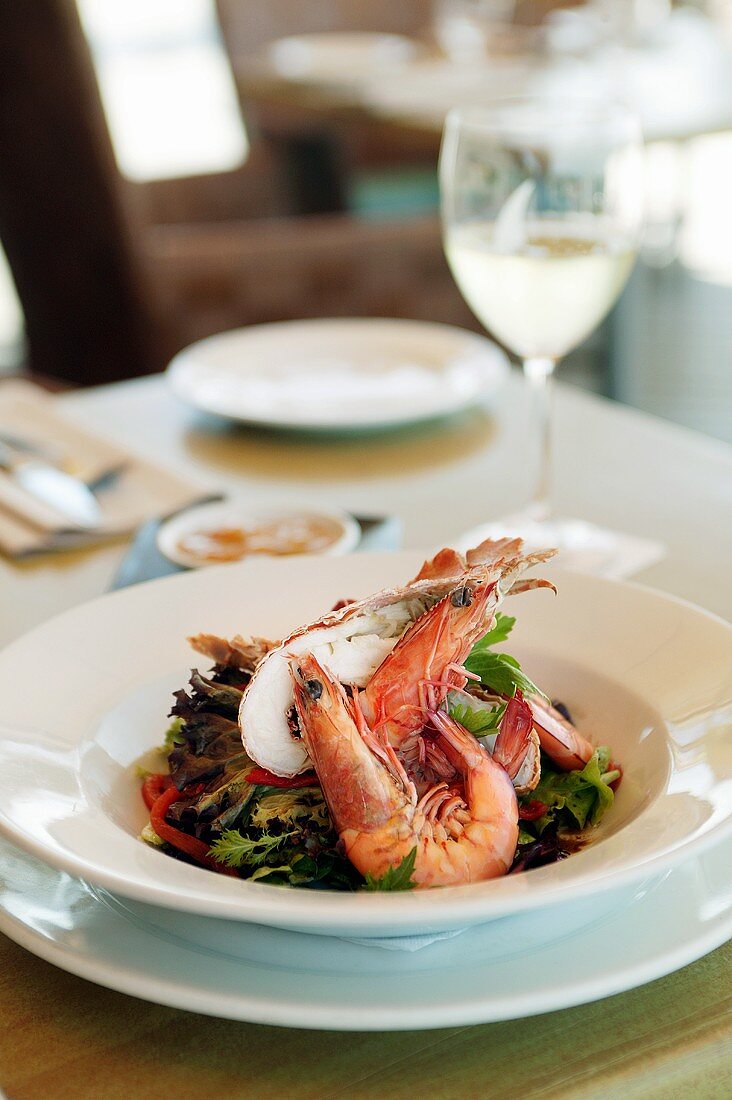 Salad leaves with prawns