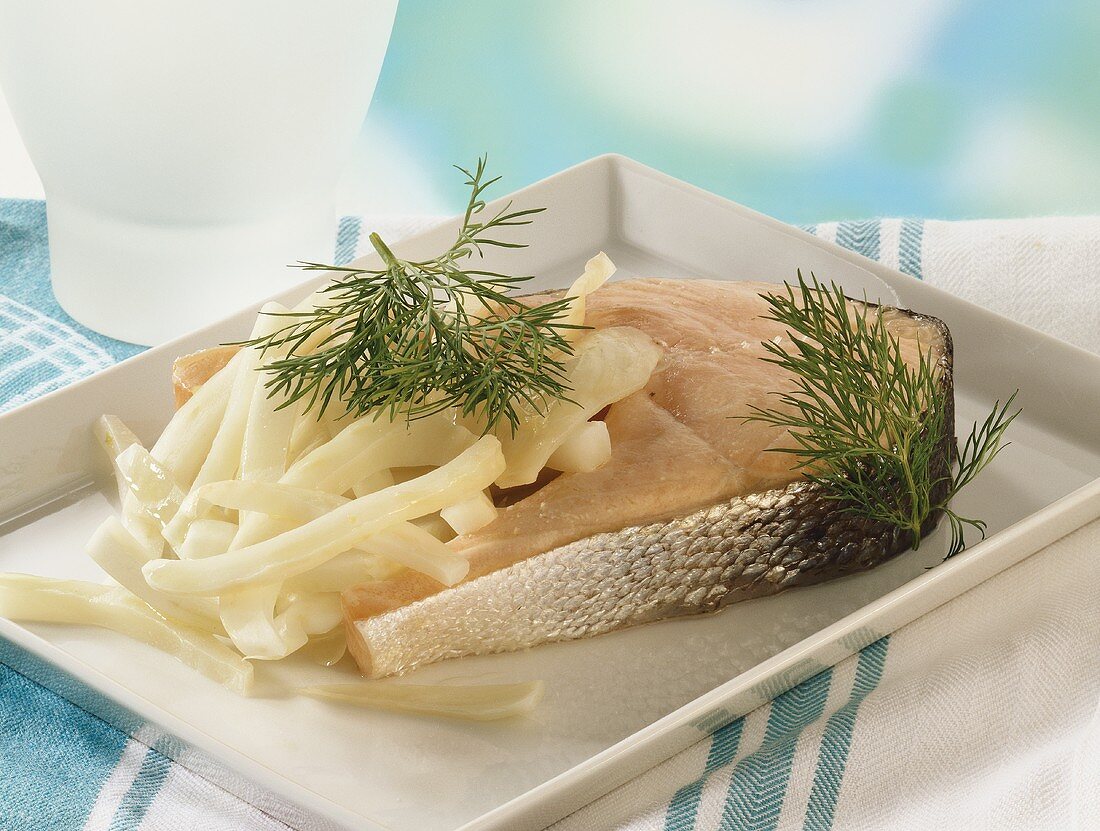 Salmon cutlet with fennel, cooked in Römertopf