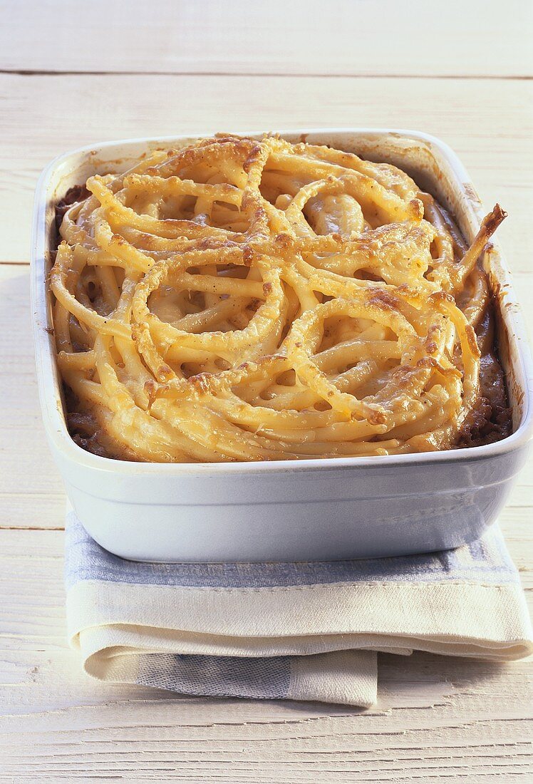 Pastitsio (macaroni and mince bake, Greece)