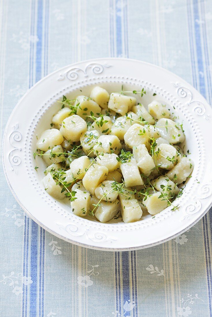 Kopytka (Kartoffelklösschen, Polen) mit Kräutern