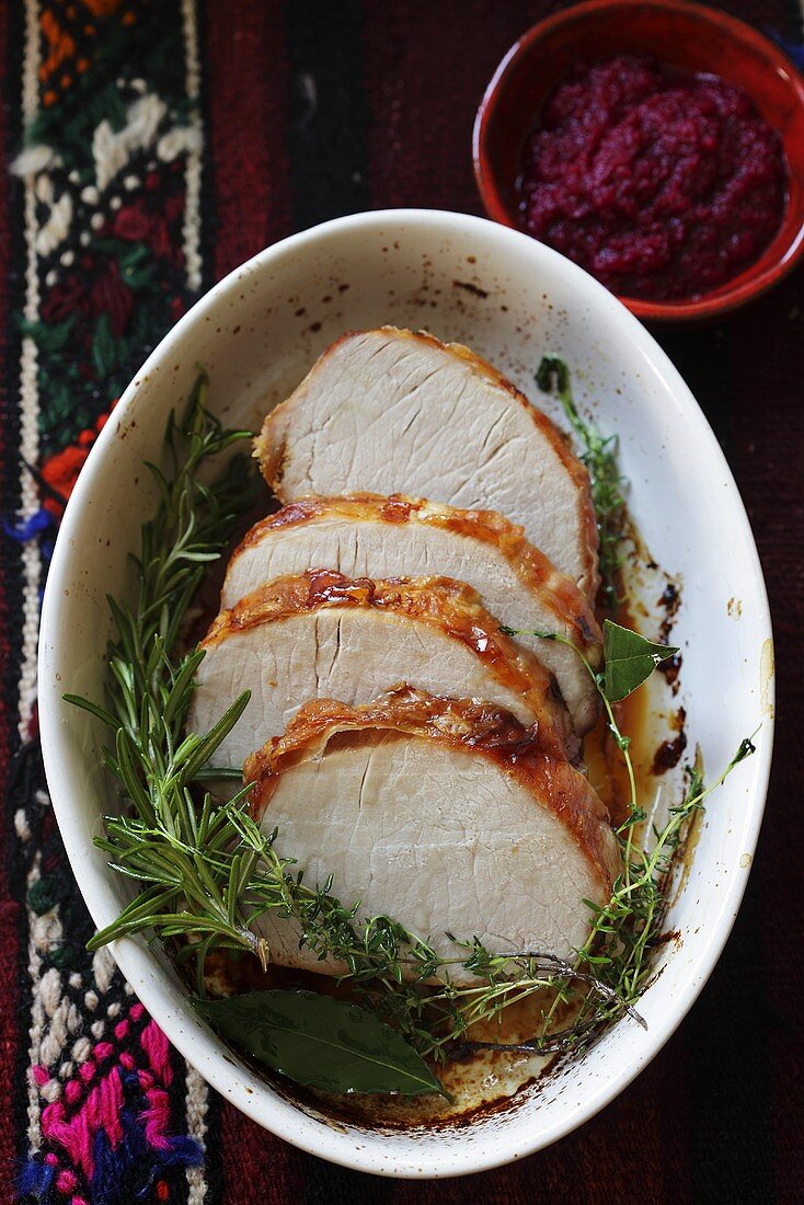 Schweinebraten mit Kräutern (Polen)