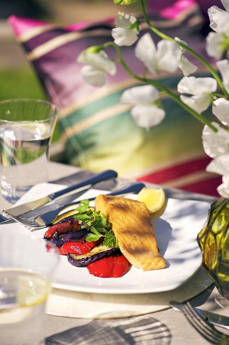 Salmon fillet with grilled vegetables