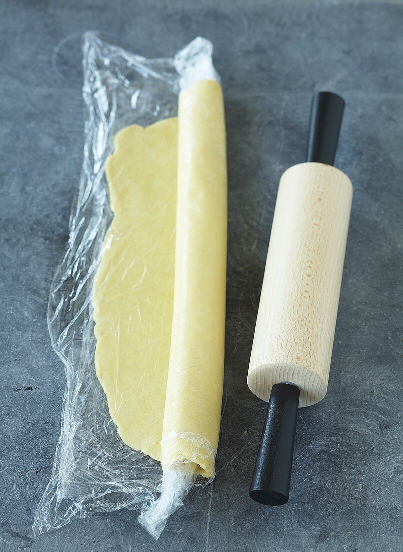 Shortcrust pastry in clingfilm