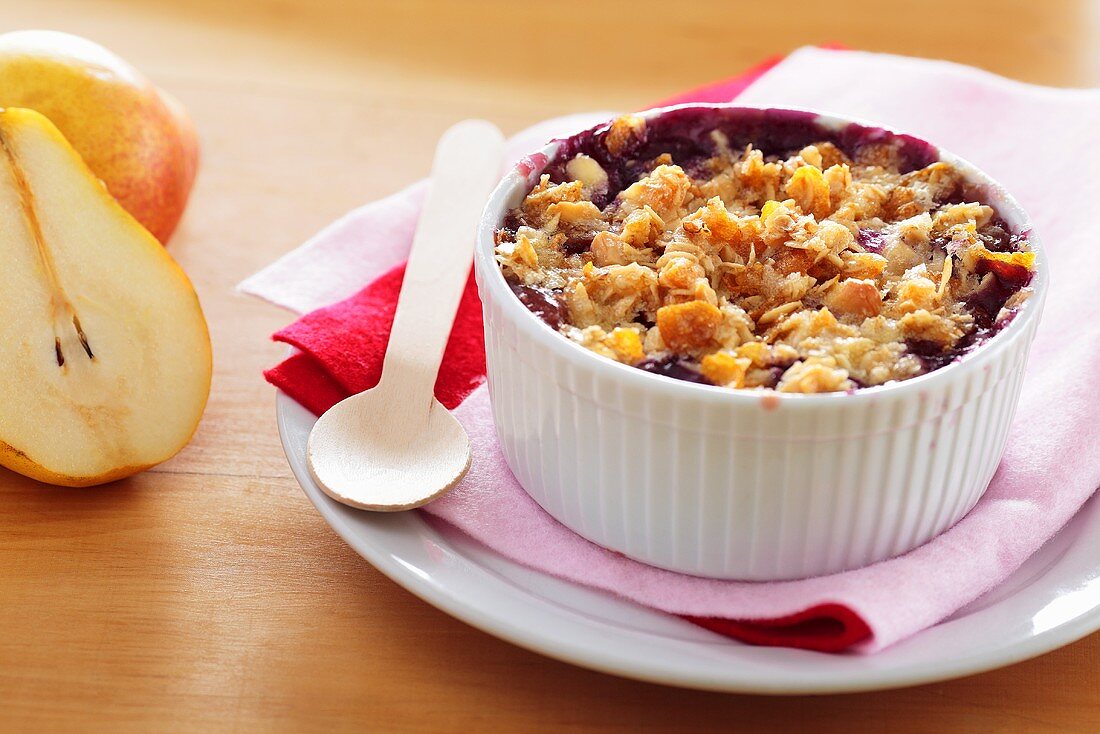 Birnenauflauf mit Heidelbeeren