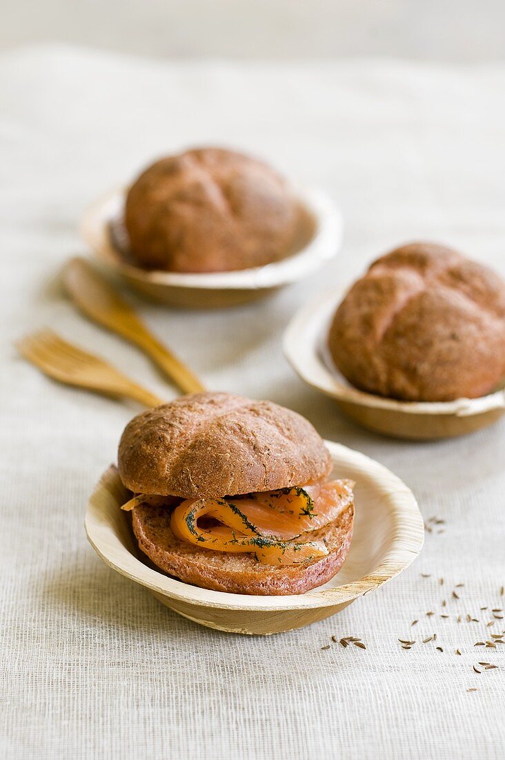 Carrot bread rolls with gravlax