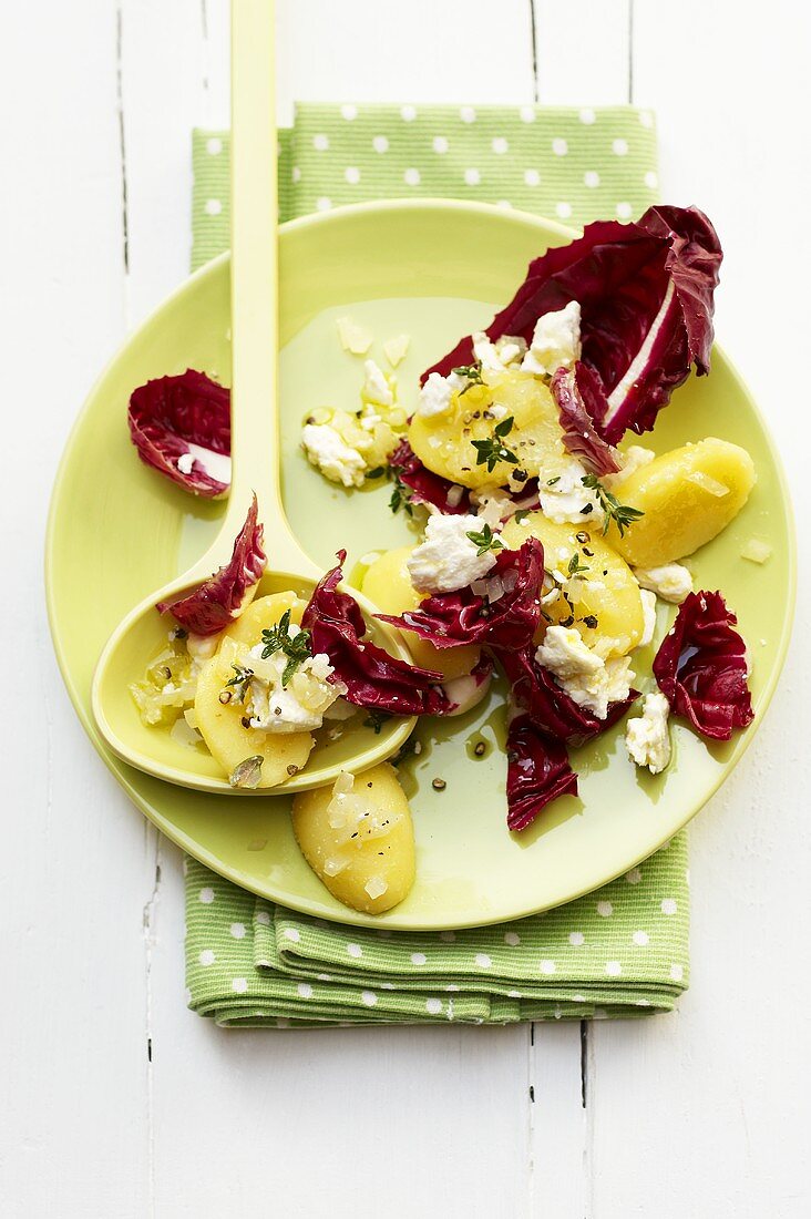 Kartoffelsalat mit Radicchio und Feta