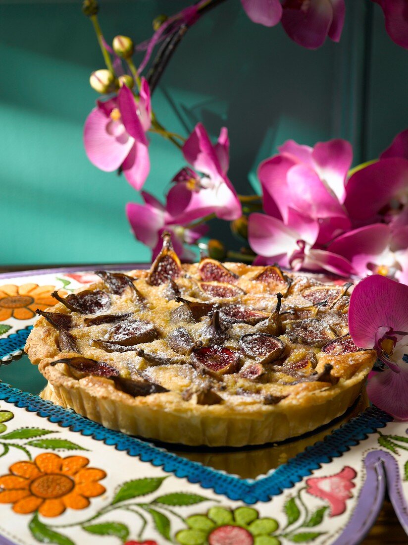 Fig tart with port wine sauce (Mexico)