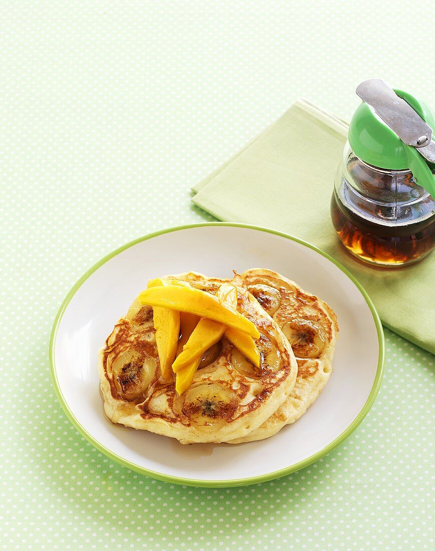 Banana pancakes with mango