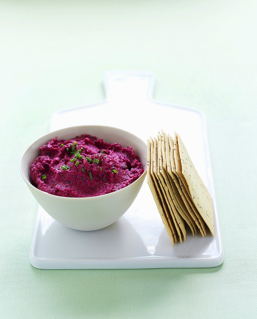 Beetroot dip with chives