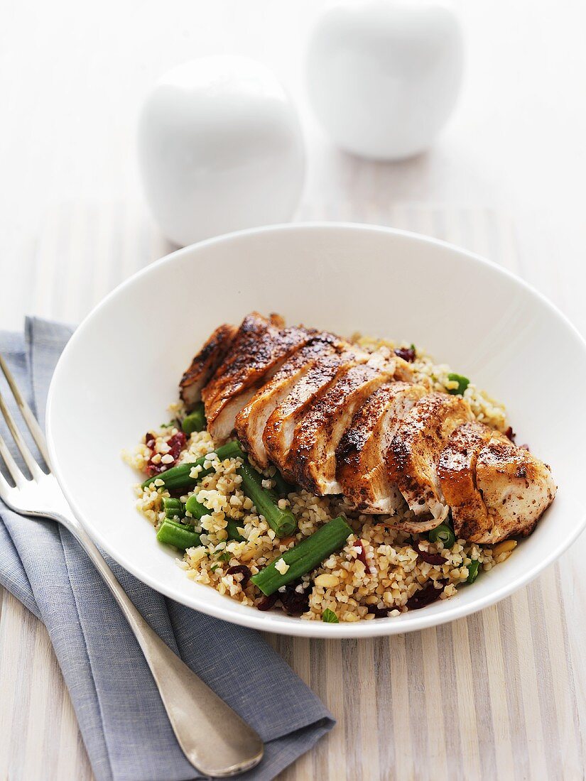 Spicy chicken breast with bulgur wheat salad
