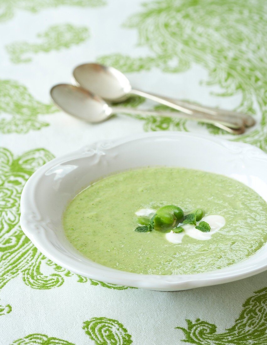 Broad bean soup with yoghurt and mint
