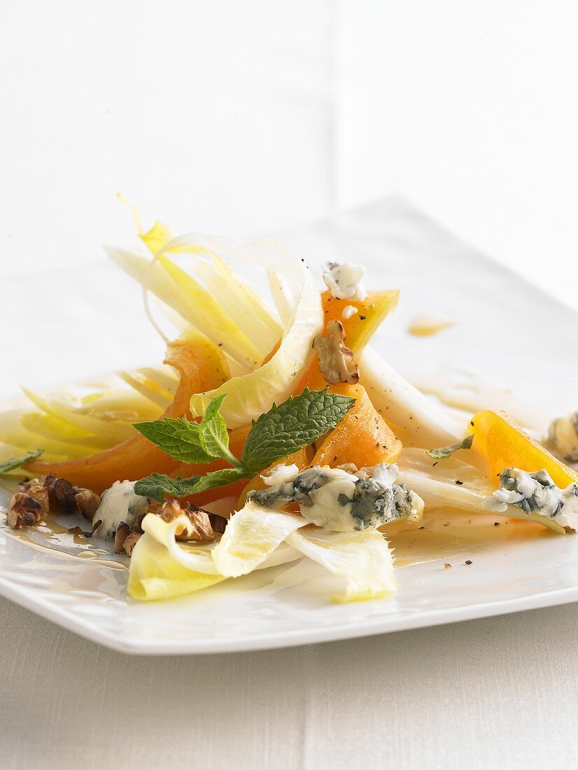 Chicory salad with Gorgonzola and Moscato melon