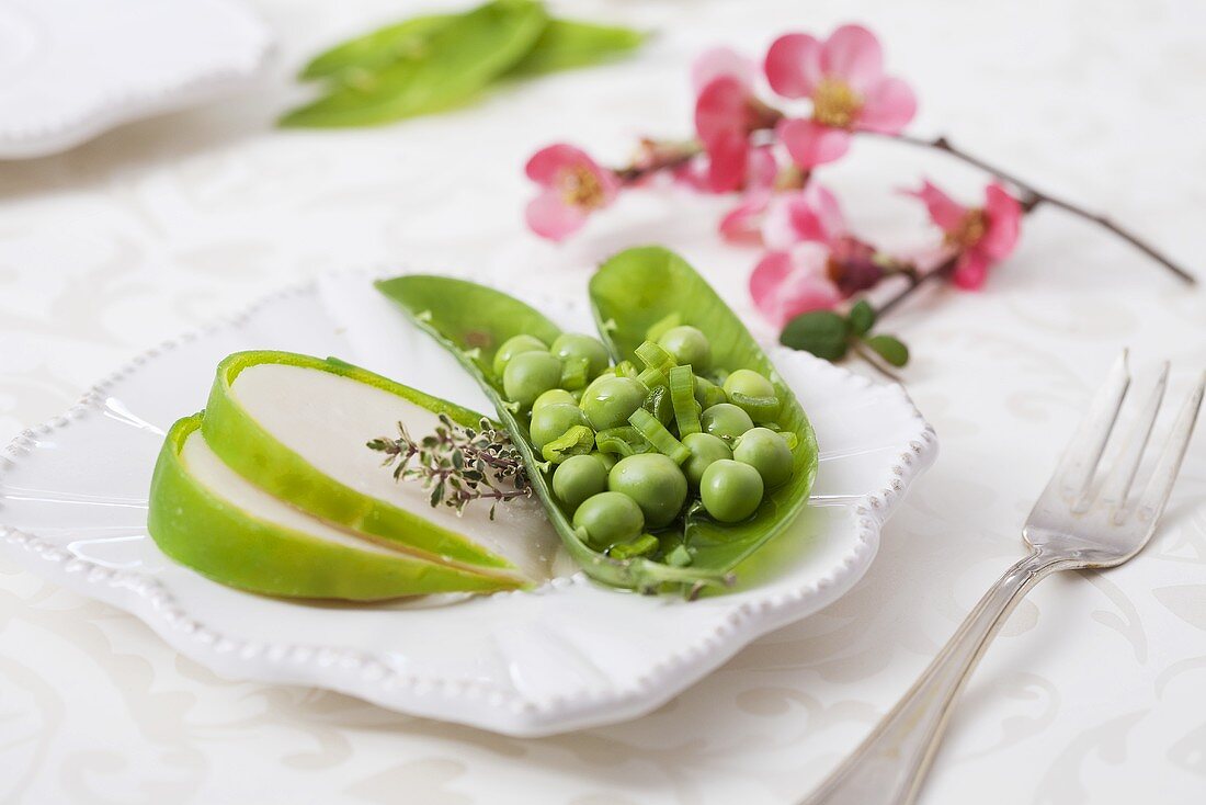 Fresh peas with cheese