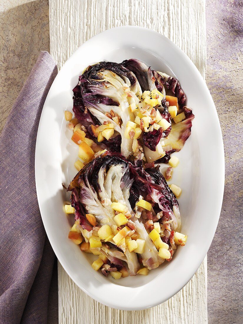 Gebratener Radicchio mit Äpfeln