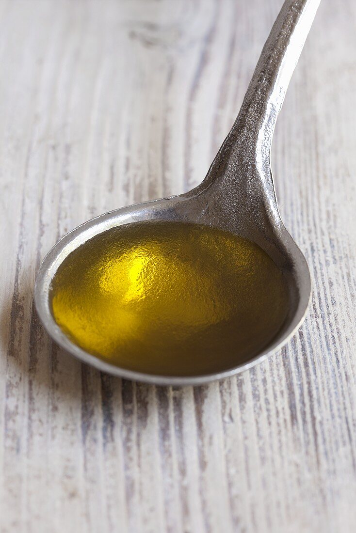 Olivenöl auf Kelle