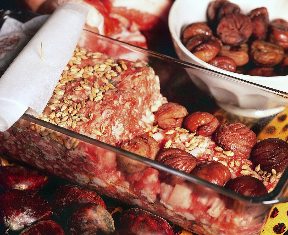 Seasoned mince with chestnuts and cereal