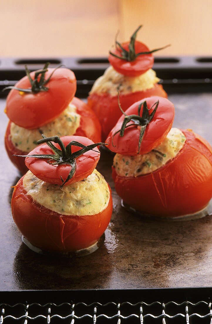 Tomatoes stuffed with minced chicken