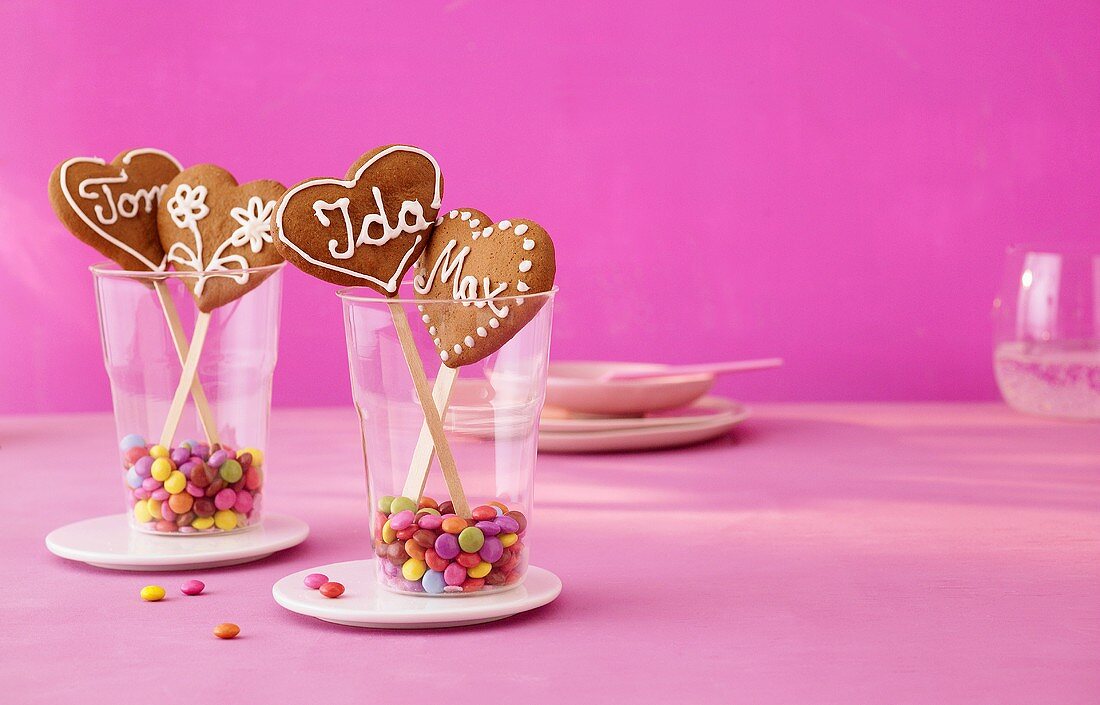 Gingerbread hearts on sticks
