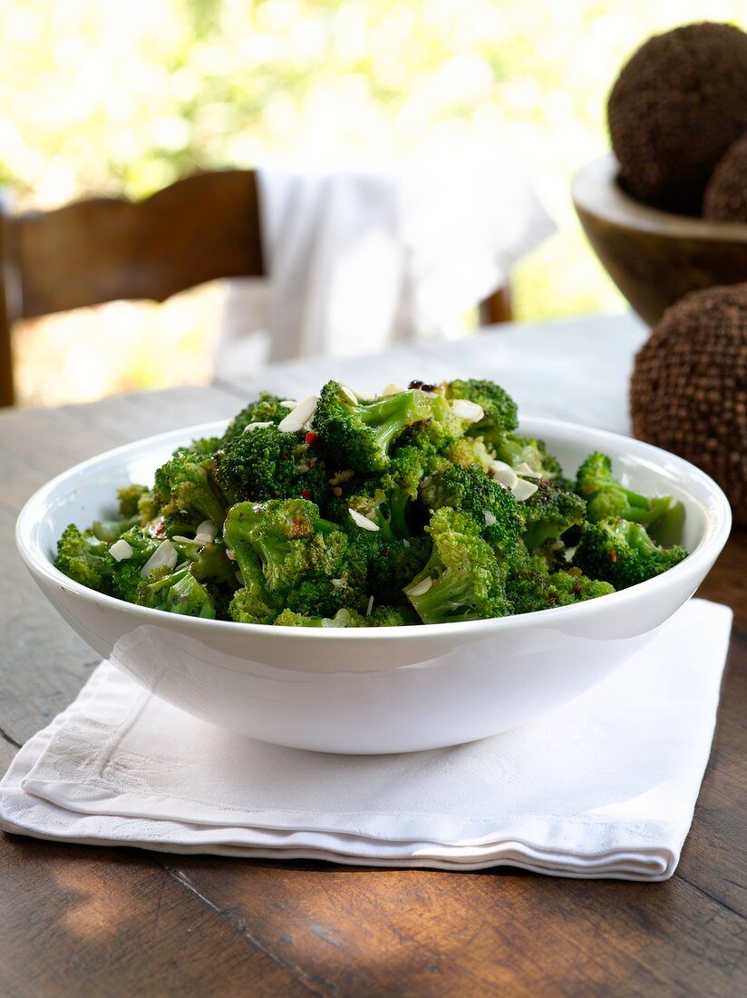 Grilled broccoli with chilli and garlic