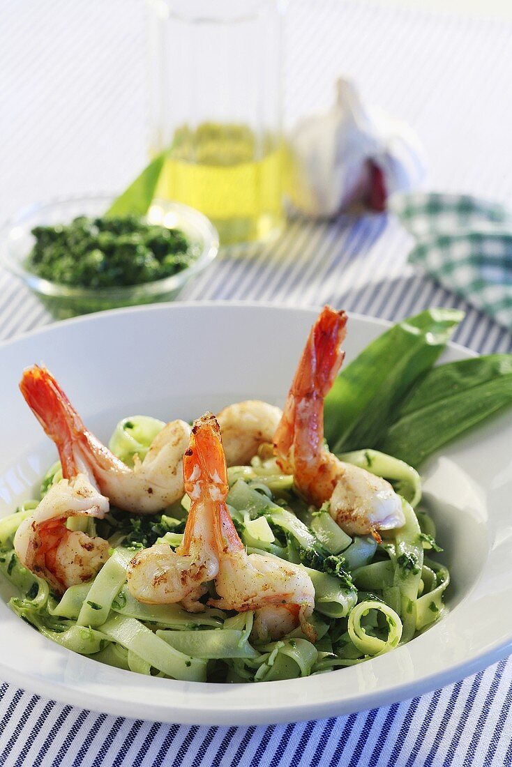 Tagliatelle with king prawns and leeks