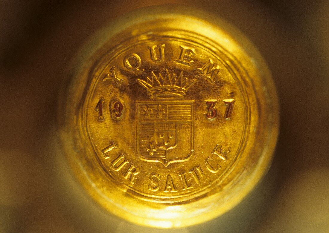 Château d'Yquem wine bottle with intact capsule, 1937