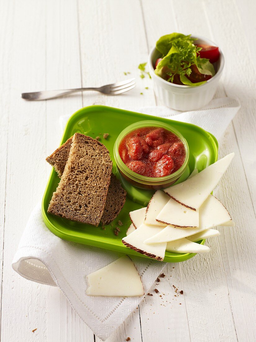 Goat's cheese with strawberry chutney