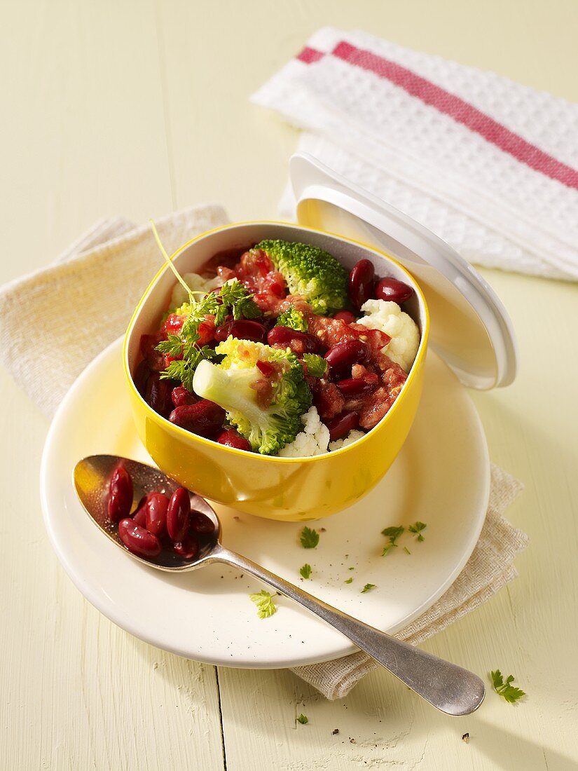Broccoli salad with kidney beans