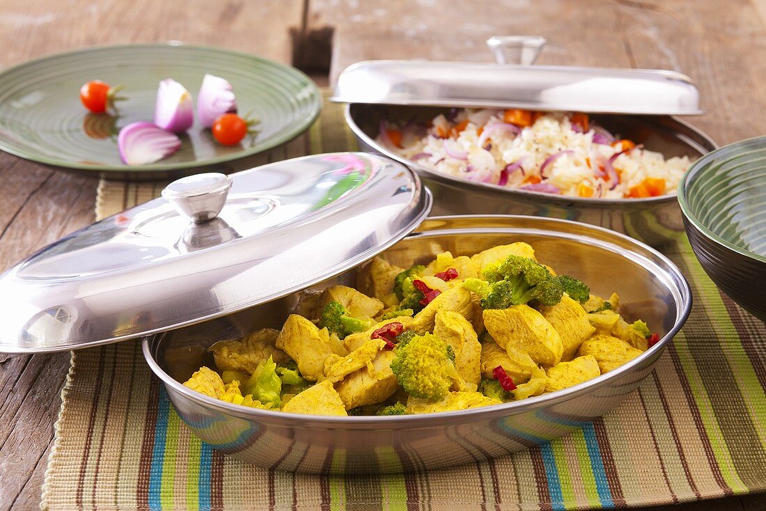 Hühnerfleisch mit Curry & Brokkoli