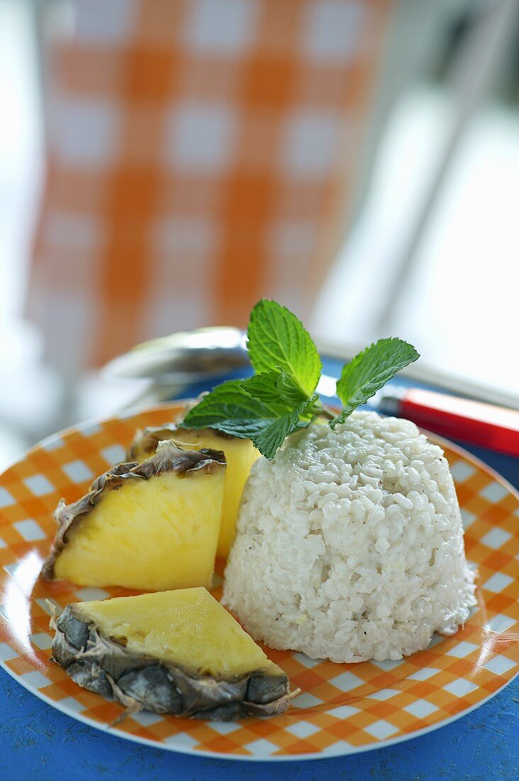 Ginger rice with pineapple