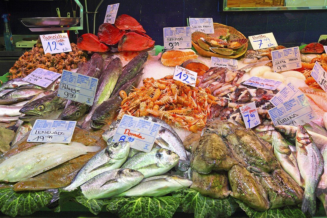 Fish and seafood on a market stall (Mercat de St. Josep (Boqueria), Las Ramblas, Barcelona, Spain)