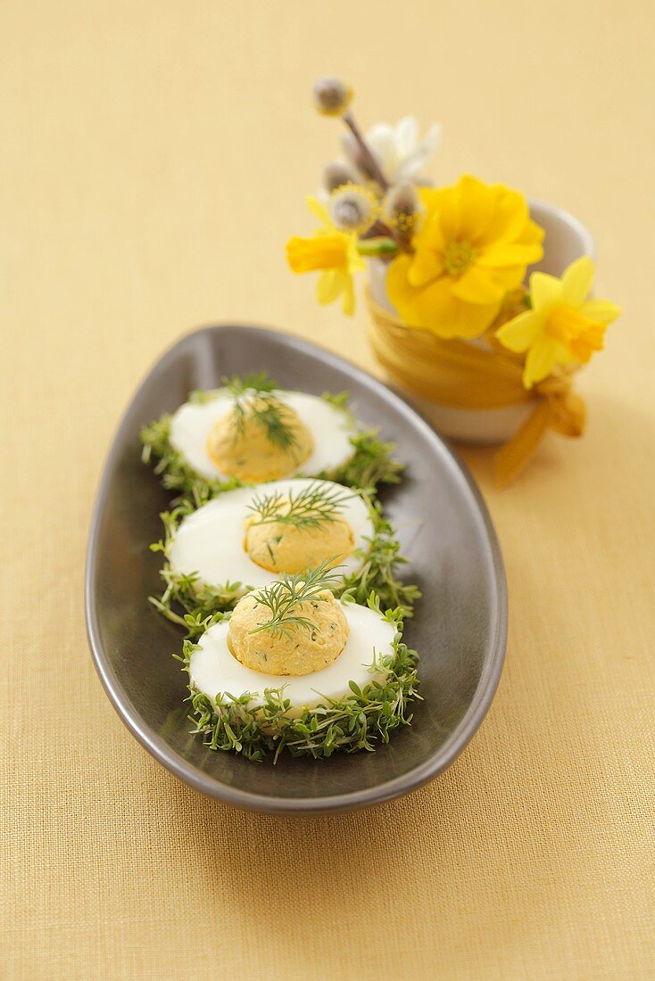 Eggs coated in cress