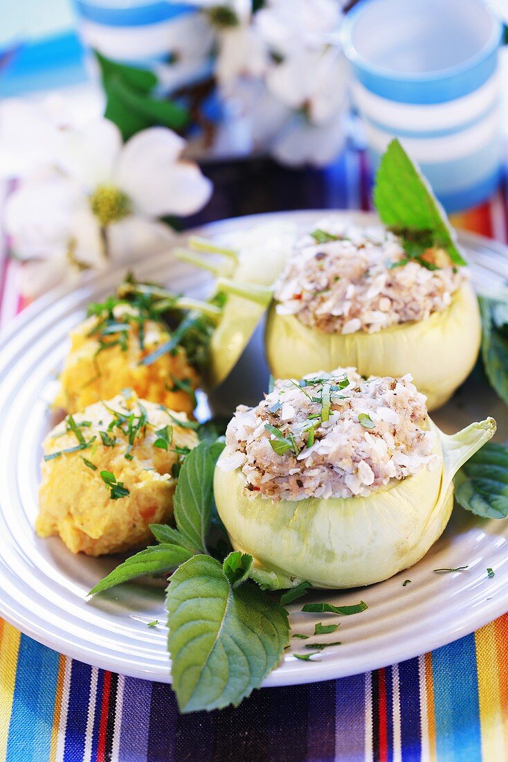 Stuffed kohlrabi with mashed potato and carrot