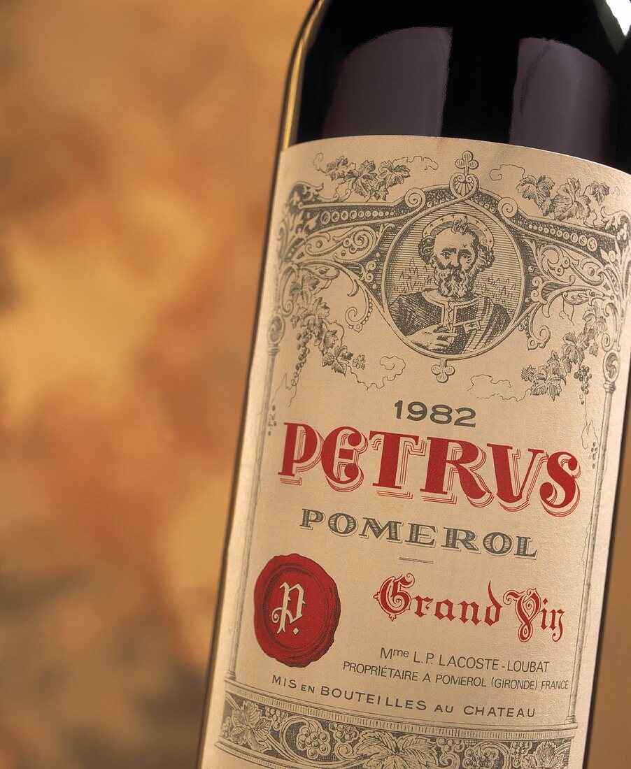 Flasche Château Pétrus 1982. (Pomerol, Bordeaux)