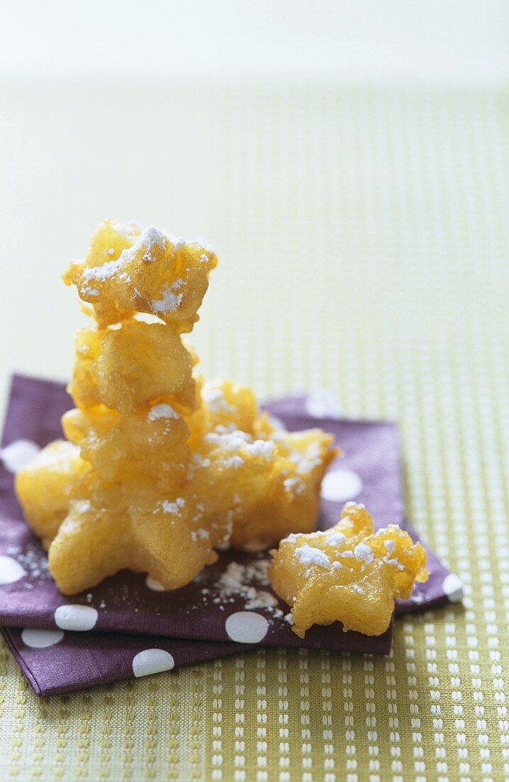 Apple fritters with chick-pea flour batter