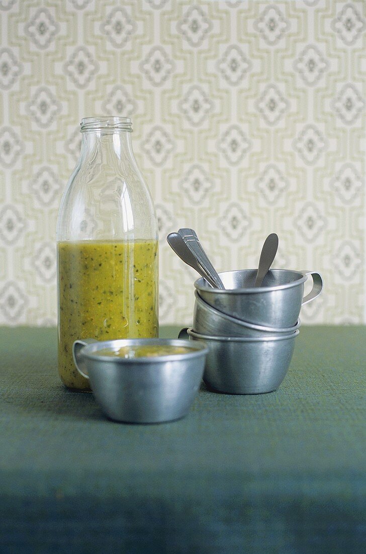Courgette and chick-pea soup in bottle